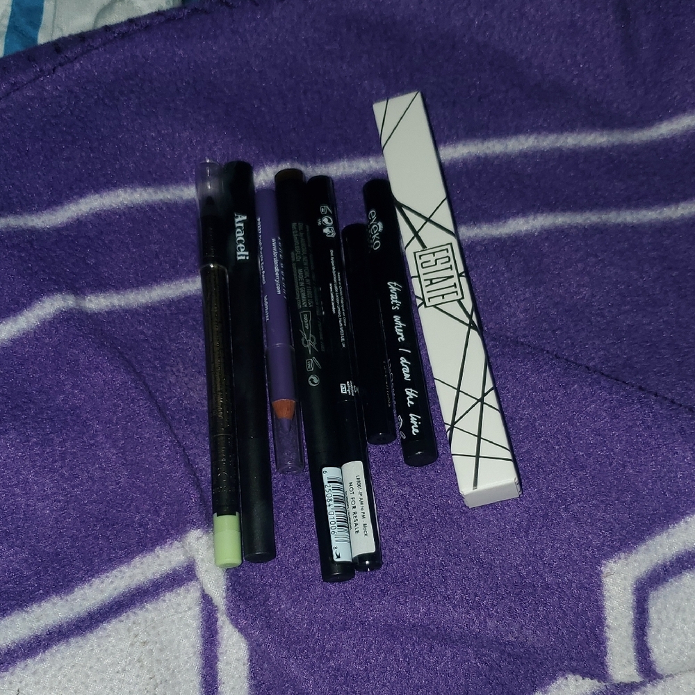 Assorted Eyeliners and Lip Liner Set